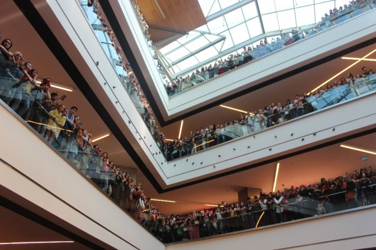 Oğuzhan Koç Mehmetçiği ve Milli Takımı unutmadı