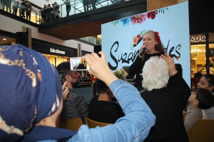 Suzan Kardeş Forum Trabzon’da hayranları ile buluştu