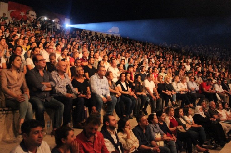Selami Şahin’den dünyaya barış çağrısı
