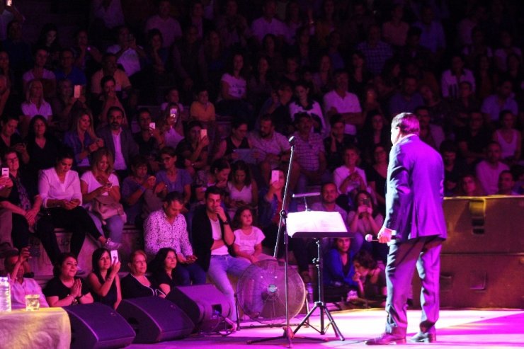 Selami Şahin’den dünyaya barış çağrısı