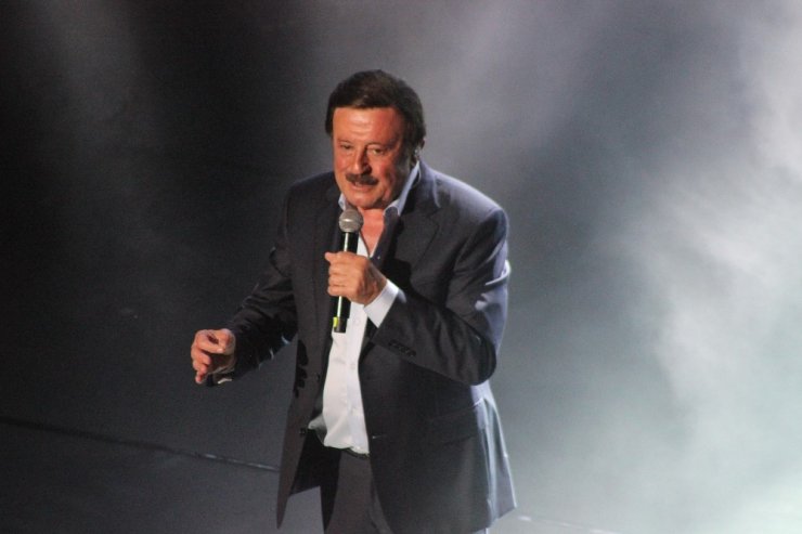 Selami Şahin’den dünyaya barış çağrısı