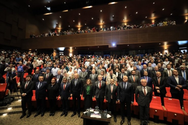 Rektör Turgut, dünya göç ve mülteci kongresine katıldı