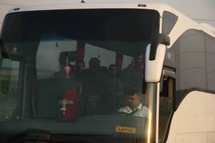 Suriye Milli Ordusu askerlerinin Fırat’ın doğusuna sevkıyatı sürüyor