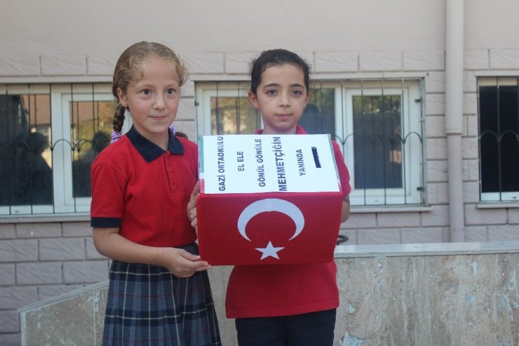 Öğrenciler turnuva gelirini Mehmetçik Vakfına bağışladı