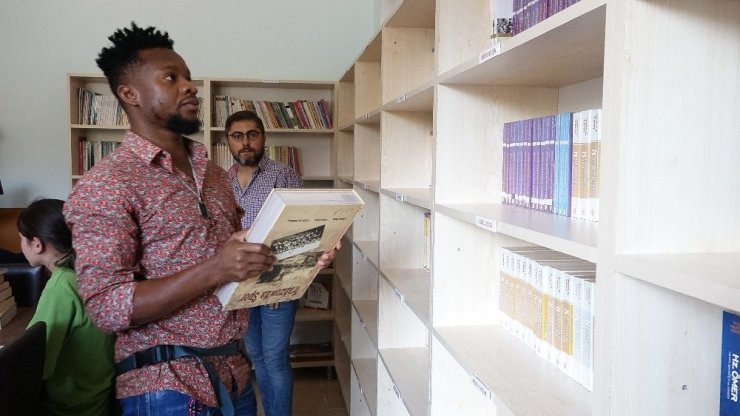 Onazi ve Doğan Erdoğan kütüphane açılışına katıldı