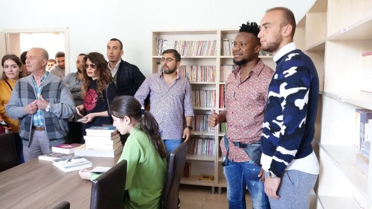 Onazi ve Doğan Erdoğan kütüphane açılışına katıldı
