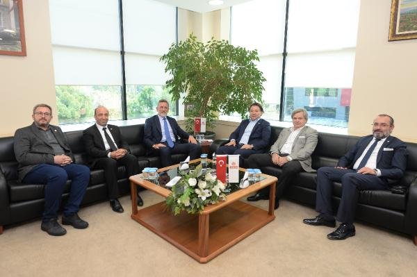 Bursaspor Başkanı Mesut Mestan: Şehrimizin Bursaspor için kenetlenmesi gerekiyor