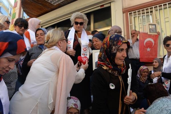 Srebrenitsalı anneler, Diyarbakır'daki annelerle buluştu