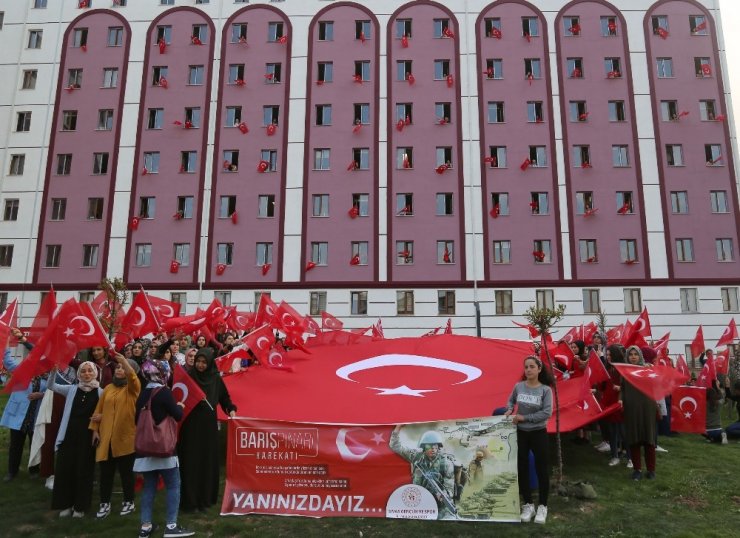 Türkiye’nin en büyük yurdundan Mehmetçiğe destek
