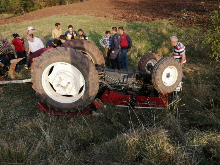 Bolu’da devrilen traktörün altında kalan sürücü hayatını kaybetti