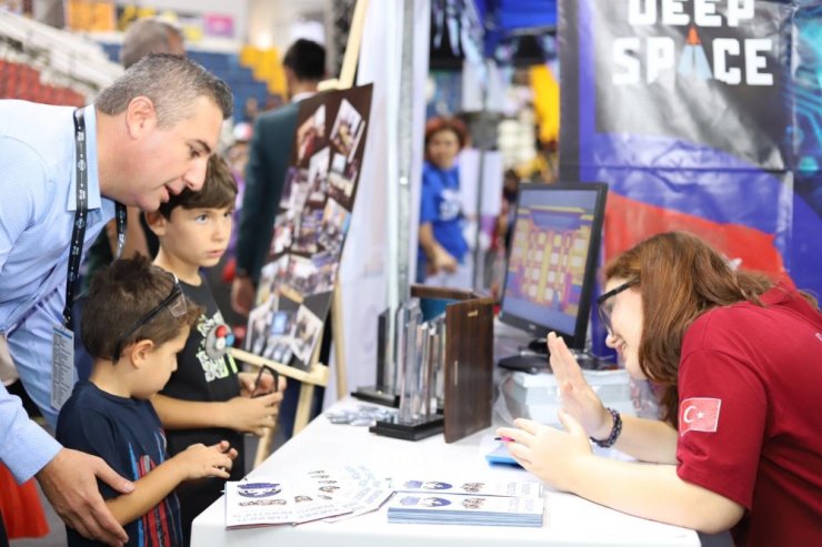 FRC Liseler Arası Robotik Turnuvası renkli görüntülere sahne oldu