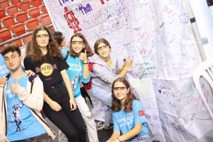 FRC Liseler Arası Robotik Turnuvası renkli görüntülere sahne oldu