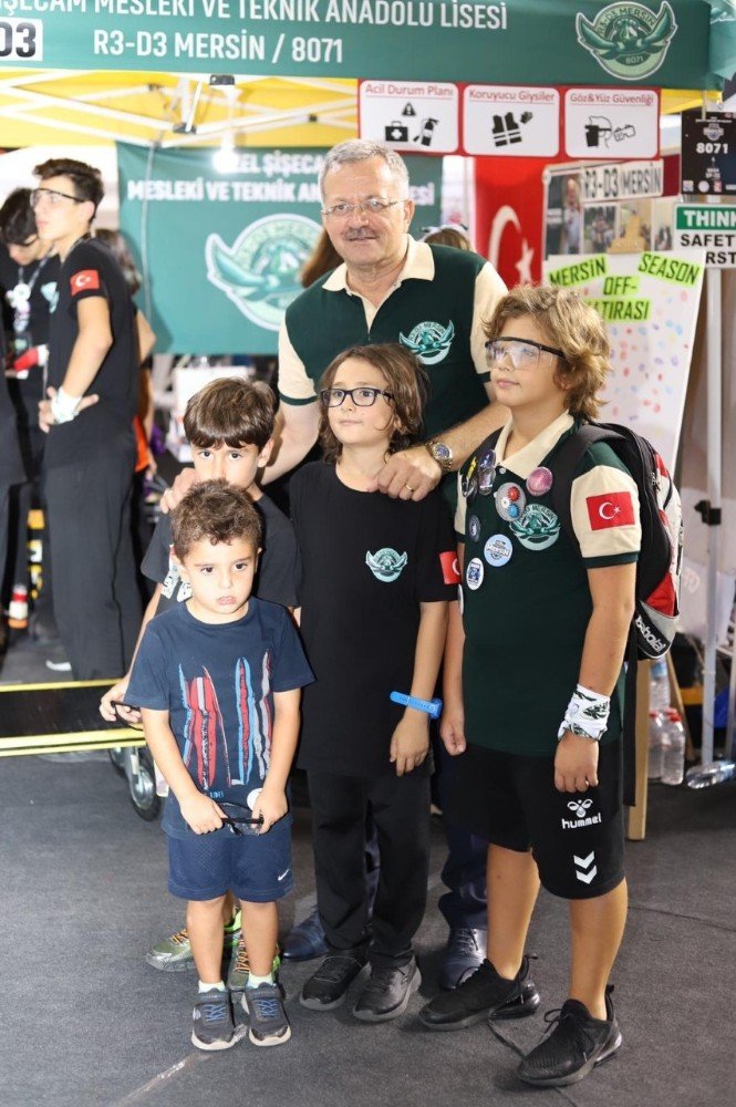 FRC Liseler Arası Robotik Turnuvası renkli görüntülere sahne oldu