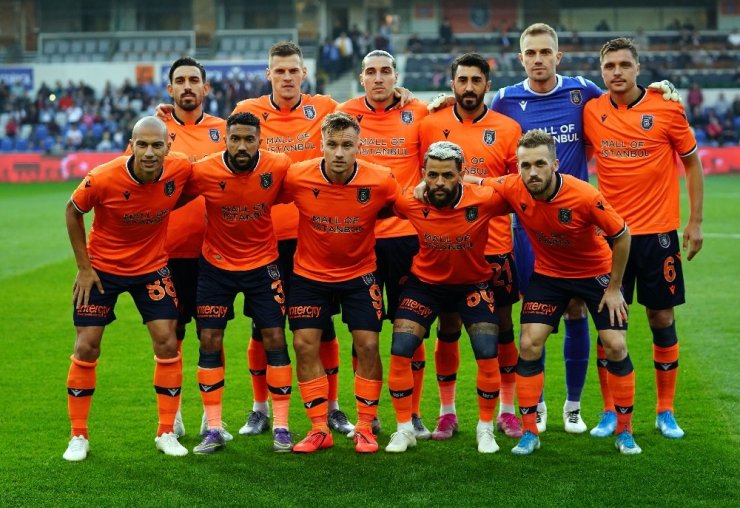 Süper Lig: M. Başakşehir: 1 - Göztepe: 0 (Maç devam ediyor)