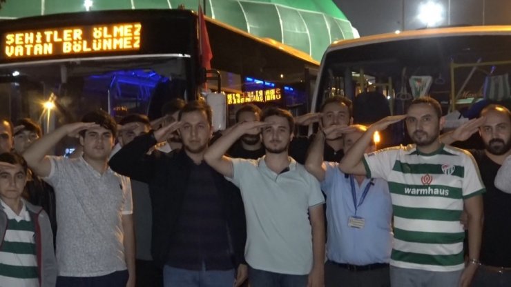 Özel Halk Otobüsleri Barış Pınarı için kornaya bastı