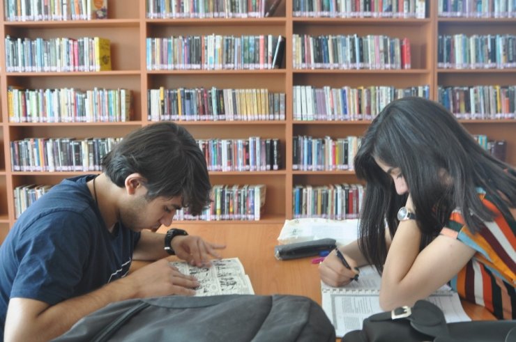 Mardin Kütüphanesi 52 bin 300 kitapla öğrencilerin hizmetinde