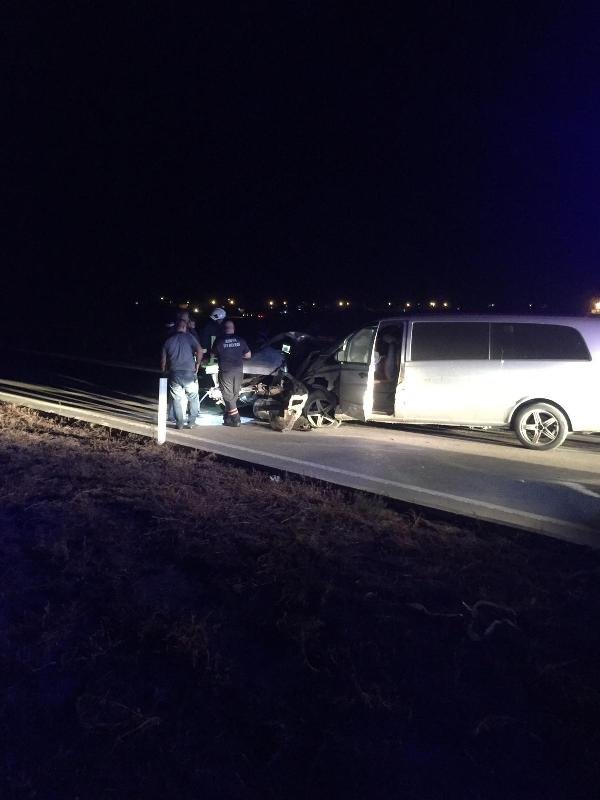 Konya'da geceyi sarsan kaza! Minibüs ile otomobil çarpıştı: 2 ölü, 11 yaralı