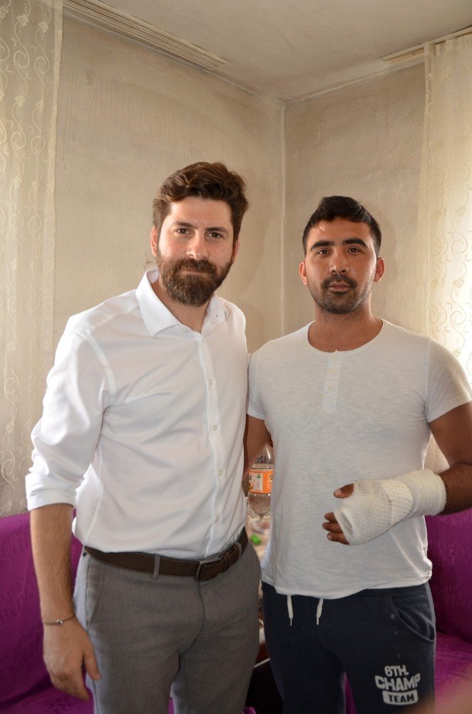 Boltaç, Barış Pınarı Harekatında yaralanan Tarsuslu askeri ziyaret etti