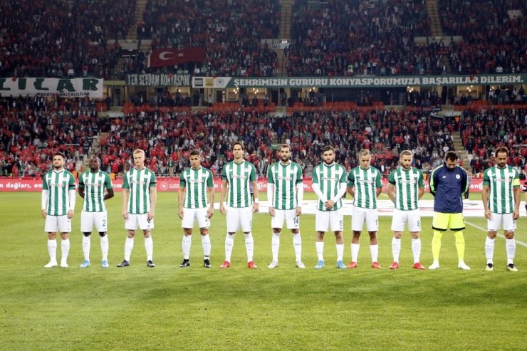 Süper Lig: Konyaspor: 0 - Yeni Malatyaspor: 1 (İlk Yarı)