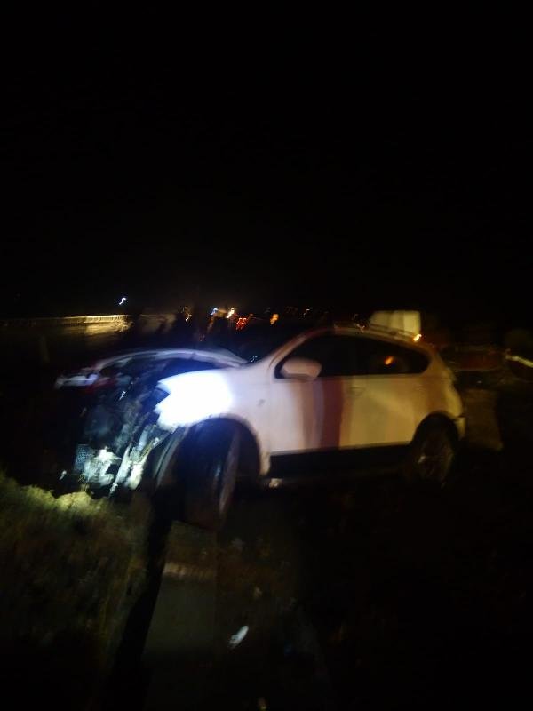 Otomobil karşı yönden gelen minibüse çarptı: 4 yaralı