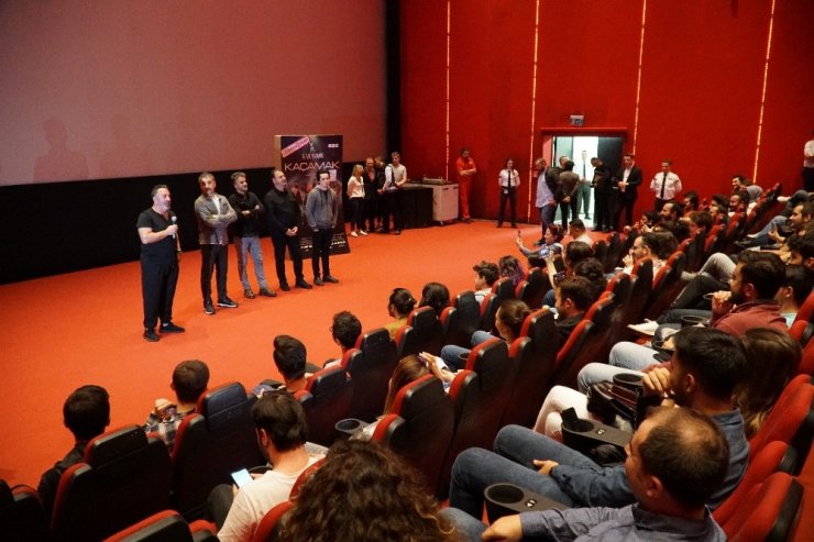 Cem Yılmaz’dan ’Karakomik Filmler’ eleştirilerine yanıt