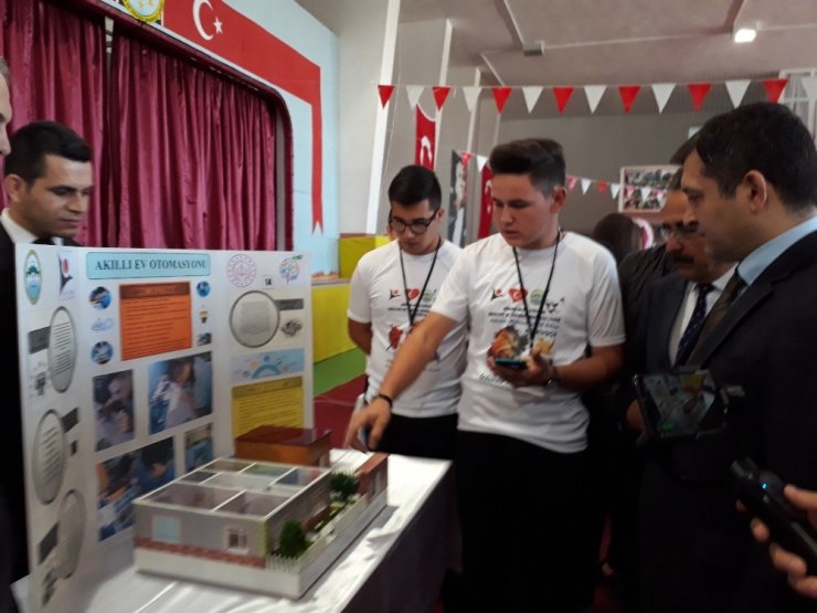 Uzunköprü’de bilim fuarı açıldı