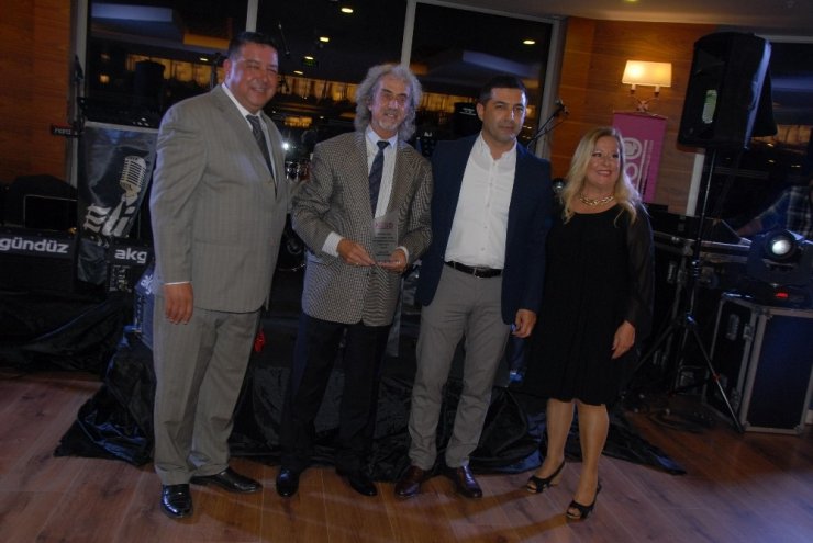 Ömer Günel, Kuşadalı kuaförleri yalnız bırakmadı