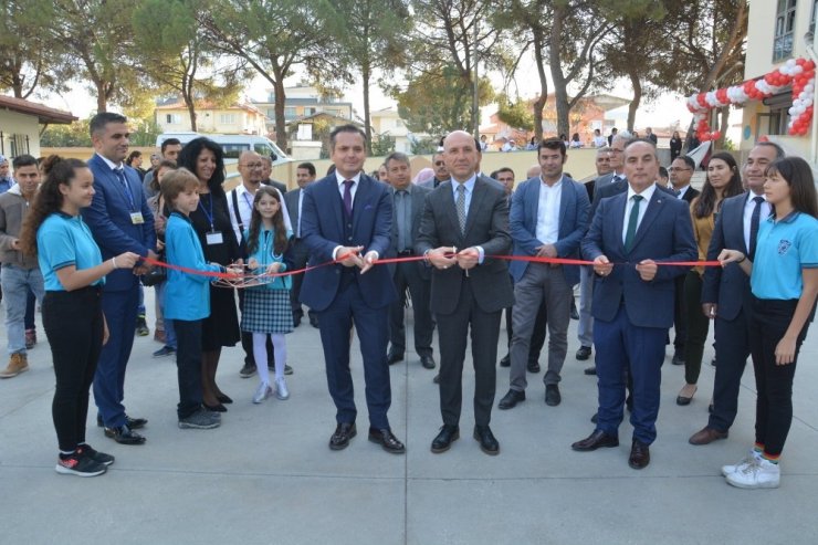 Sarayköy’de 30 proje ile ‘TÜBİTAK 4006 Bilim Fuarı’ açıldı