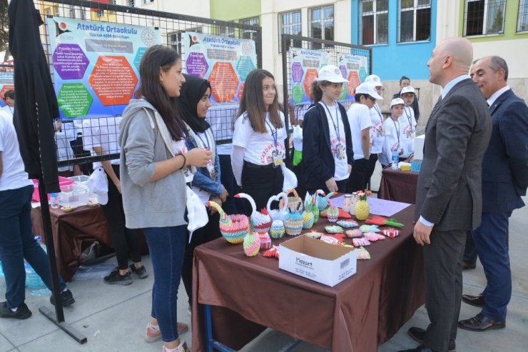 Sarayköy’de 30 proje ile ‘TÜBİTAK 4006 Bilim Fuarı’ açıldı