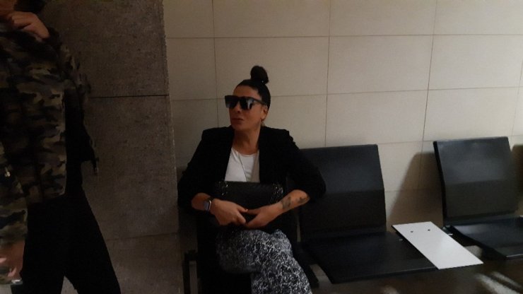 Işın Karaca, tek celsede boşandı