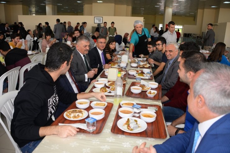 Vali Yazıcı, Teknokent’i ziyaret etti