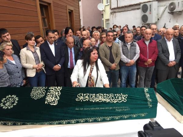 Fatih'te ölü bulunan 4 kardeş son yolculuğuna uğurlandı