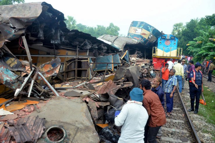 Bangladeş’te iki tren çarpıştı: 16 ölü, 48 yaralı