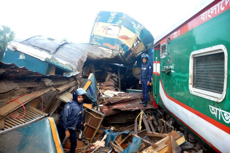 Bangladeş’te iki tren çarpıştı: 16 ölü, 48 yaralı