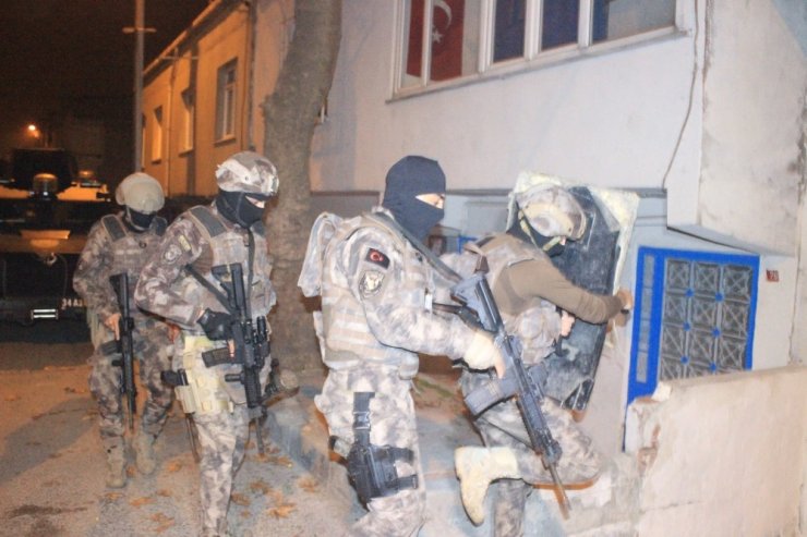 Başakşehir’de uyuşturucu operasyonu 25 kişi gözaltı