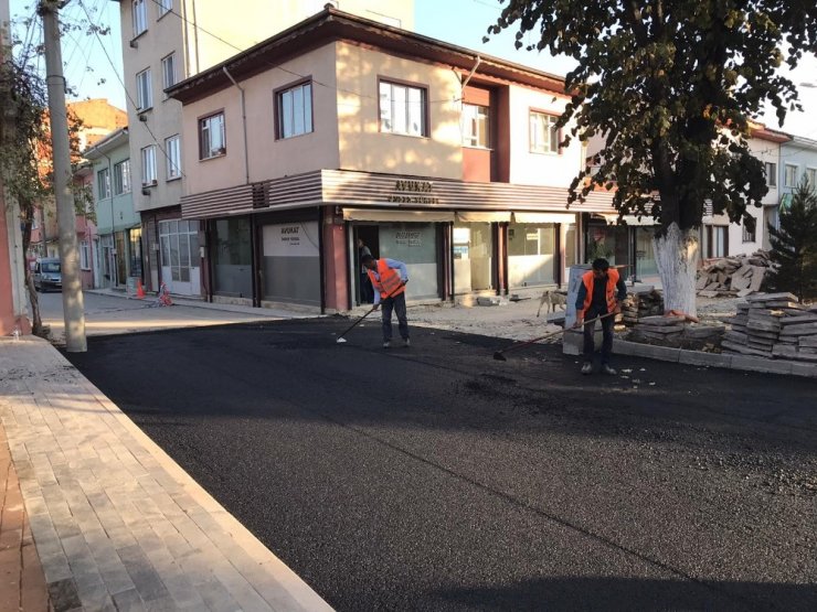 Yenişehir’in yolları asfaltlanıyor