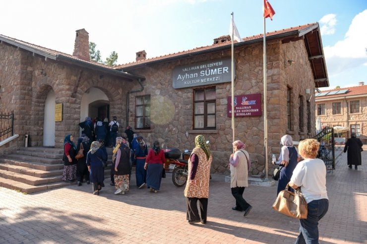 5 bin Altındağlı Ankara’nın tarihi yerlerini gezdi