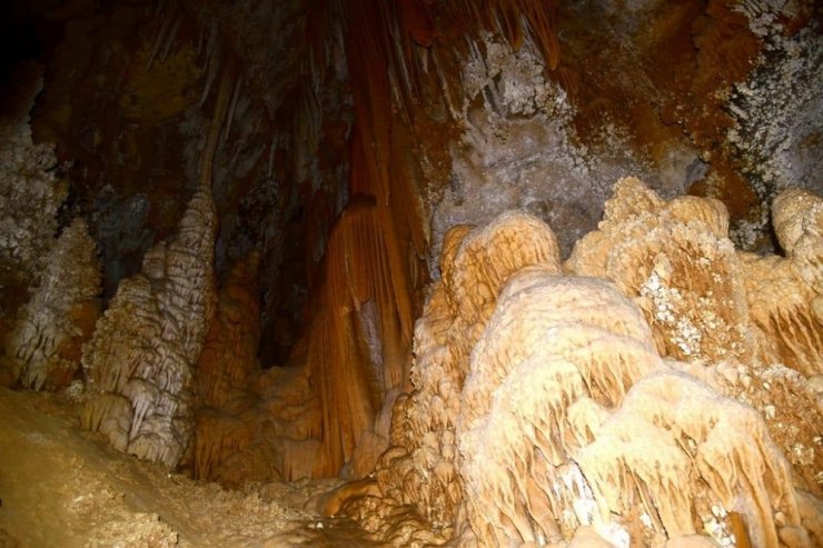Doğal güzelliğiyle dikkat çeken o mağaraya "Keban Gümüşkaya" ismi verildi