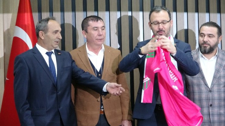 Isparta 32 Spor Kulübü Bakan Kasapoğlu’ndan destek istedi