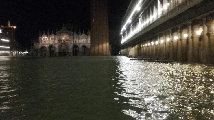 Şiddetli yağışlar Venedik’i vurdu: 2 ölü