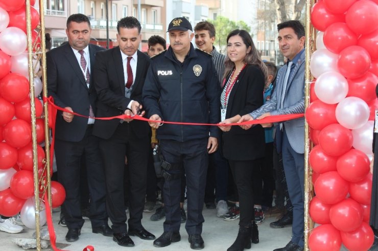 Öğrenciler bilim fuarı ile projelerini tanıttı