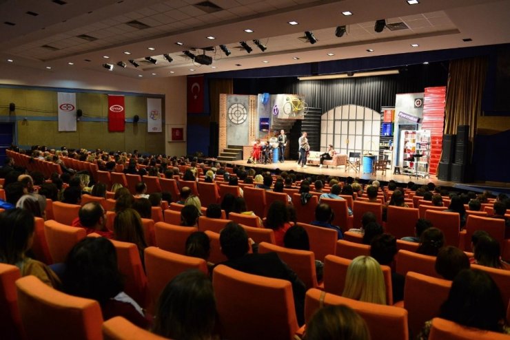 Erdemir’den kültür sanat faaliyetlerine bir destek daha