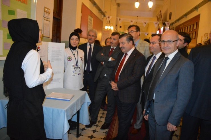 Şehzadeler Gediz Anadolu Lisesi’ne yakışır bilim fuarı