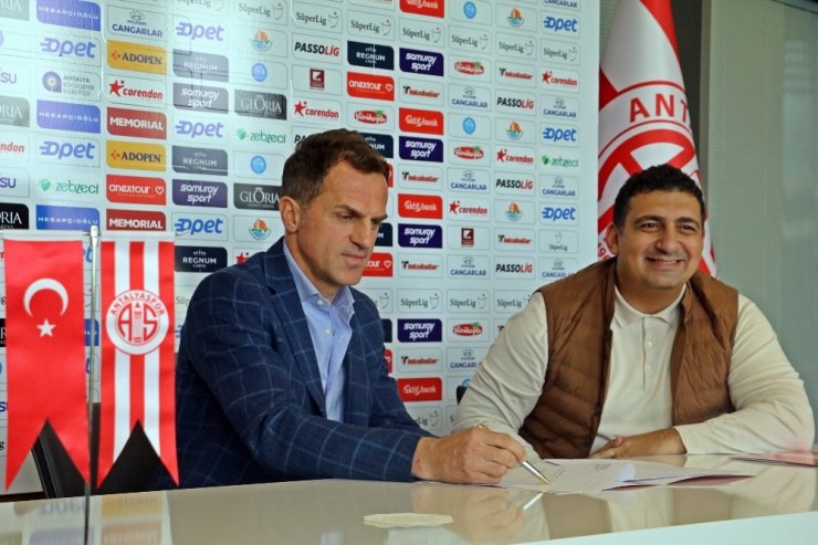 Antalyaspor’da Stjepan Tomas imzayı attı