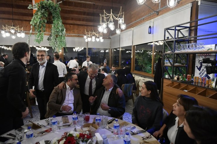 Başkan Büyükkılıç, Gastronomi Turizmi Çalıştayı’na katılan misafirleriyle Erguvan Tesisleri’nde bir araya geldi