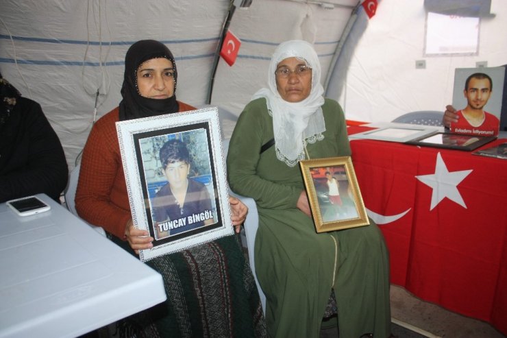 HDP önündeki ailelerin evlat nöbeti 77’nci günde