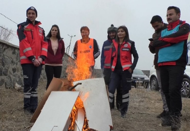 Kars’ta eksi 15 derece soğukta gönüllü eğitimi