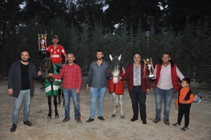 Sandıklılı genç atçı Türkiye ikincisi oldu