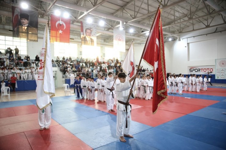 Bakan Kasapoğlu, 2. Japonya Büyükelçiliği Judo Turnuvasını takip etti