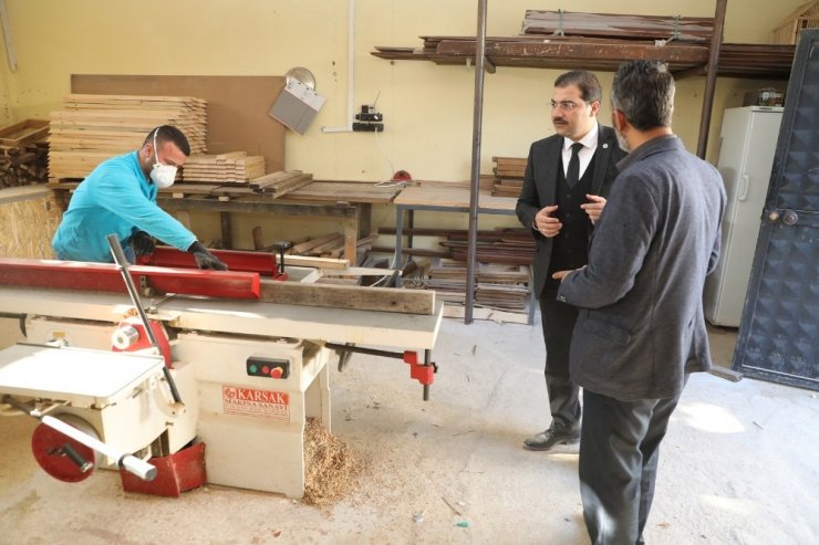 Canpolat geri dönüşüm atölyesini inceledi